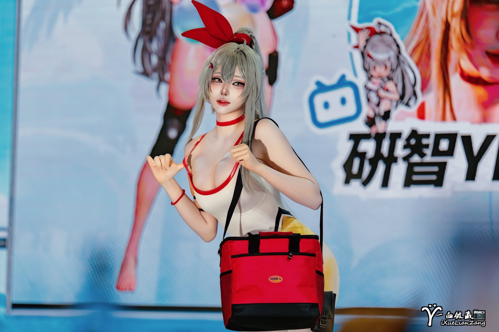 BilibiliWorld2026-棕色尘埃2展台-格兰希特（泳装）